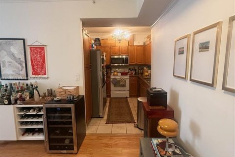 Condo in Coral Gables, Florida, 2 bedrooms  № 1864916 - photo 4