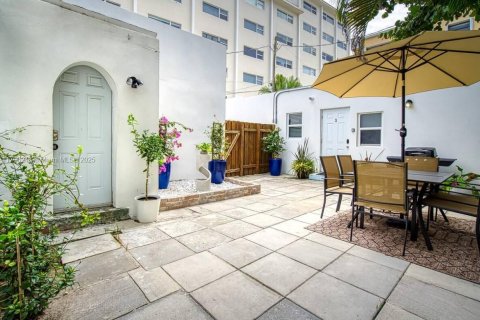 Copropriété à louer à Hollywood, Floride: 1 chambre, 50.54 m2 № 1960001 - photo 2