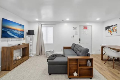 Copropriété à louer à Hollywood, Floride: 1 chambre, 50.54 m2 № 1960001 - photo 7