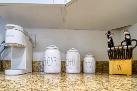 Copropriété à louer à Hollywood, Floride: 1 chambre, 50.54 m2 № 1960001 - photo 11