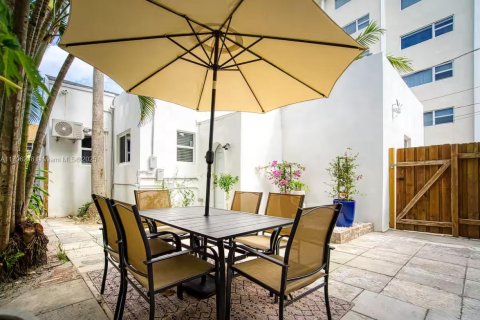 Copropriété à louer à Hollywood, Floride: 1 chambre, 50.54 m2 № 1960001 - photo 3