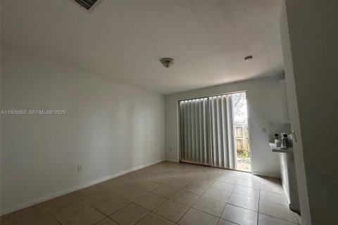 Touwnhouse à louer à Homestead, Floride: 3 chambres, 132.2 m2 № 1986478 - photo 6