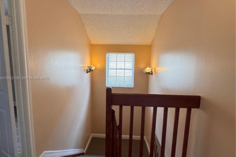 Снять в аренду виллу или дом в Мирамар, Флорида 3 спальни, 145.76м2, № 1991596 - фото 12