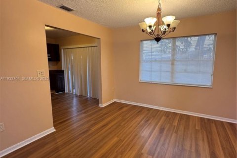 Снять в аренду виллу или дом в Мирамар, Флорида 3 спальни, 145.76м2, № 1991596 - фото 29