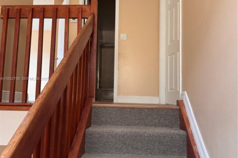 Снять в аренду виллу или дом в Мирамар, Флорида 3 спальни, 145.76м2, № 1991596 - фото 24