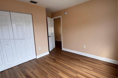 Снять в аренду виллу или дом в Мирамар, Флорида 3 спальни, 145.76м2, № 1991596 - фото 17