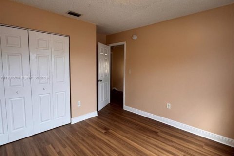 Снять в аренду виллу или дом в Мирамар, Флорида 3 спальни, 145.76м2, № 1991596 - фото 16