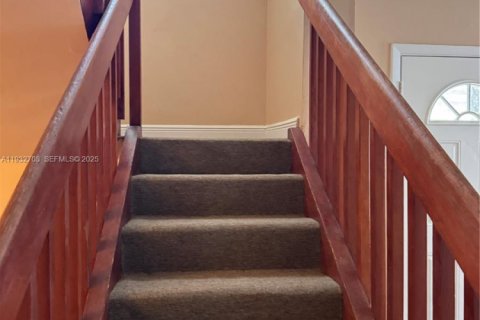 Снять в аренду виллу или дом в Мирамар, Флорида 3 спальни, 145.76м2, № 1991596 - фото 25