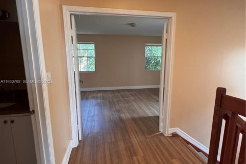 Снять в аренду виллу или дом в Мирамар, Флорида 3 спальни, 145.76м2, № 1991596 - фото 13