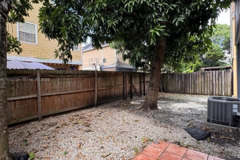 Снять в аренду виллу или дом в Мирамар, Флорида 3 спальни, 145.76м2, № 1991596 - фото 5