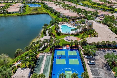 Townhouse in Sarasota, Florida 3 bedrooms, 171.5 sq.m. № 1826172 - photo 19