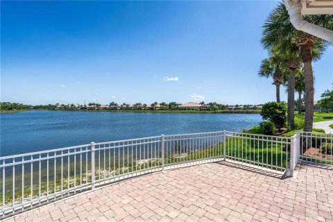 Townhouse in Sarasota, Florida 3 bedrooms, 171.5 sq.m. № 1826172 - photo 15