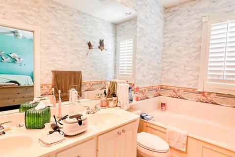 Townhouse in Sarasota, Florida 3 bedrooms, 171.5 sq.m. № 1826172 - photo 11