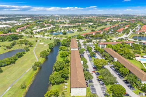 Condo in Pembroke Pines, Florida, 2 bedrooms  № 1794533 - photo 29