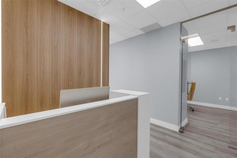 Propiedad comercial en venta en Orlando, Florida, 78.04 m2 № 2350340 - foto 2