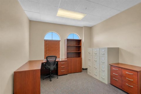 Propiedad comercial en venta en Orlando, Florida, 78.04 m2 № 2350340 - foto 19