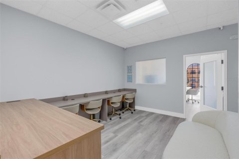 Propiedad comercial en venta en Orlando, Florida, 78.04 m2 № 2350340 - foto 8