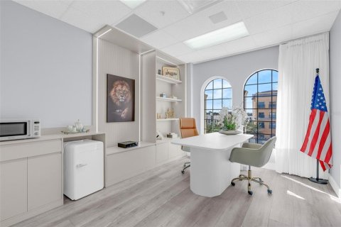 Propiedad comercial en venta en Orlando, Florida, 78.04 m2 № 2350340 - foto 17