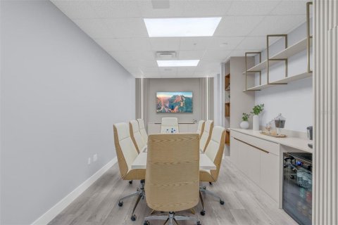 Propiedad comercial en venta en Orlando, Florida, 78.04 m2 № 2350340 - foto 11