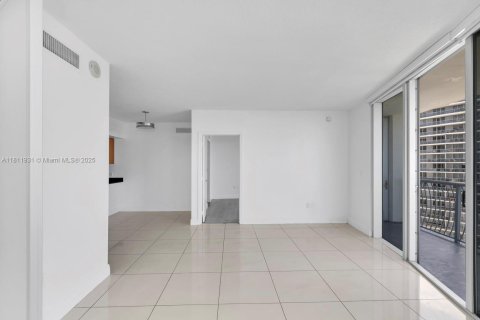 Condominio en venta en Miami, Florida, 2 dormitorios, 97.36 m2 № 1935784 - foto 10