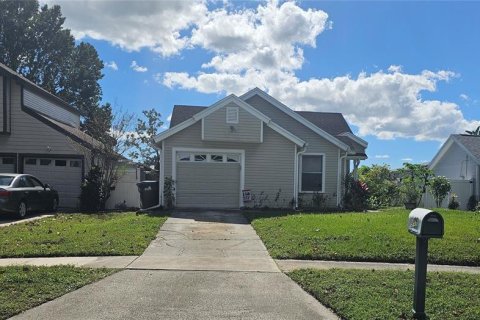 House in Orlando, Florida 2 bedrooms, 90.12 sq.m. № 2098864 - photo 2