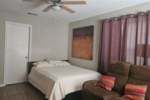 House in Orlando, Florida 2 bedrooms, 90.12 sq.m. № 2098864 - photo 6