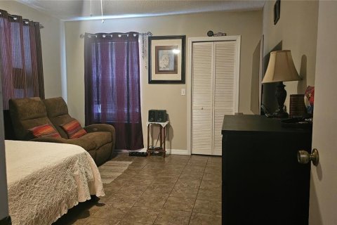 House in Orlando, Florida 2 bedrooms, 90.12 sq.m. № 2098864 - photo 8
