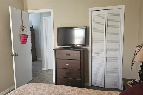House in Orlando, Florida 2 bedrooms, 90.12 sq.m. № 2098864 - photo 13