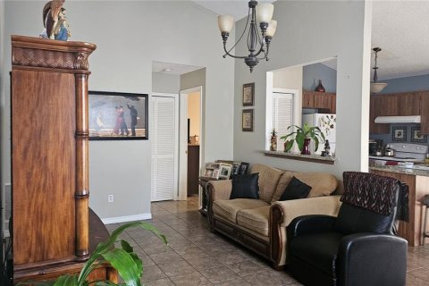 House in Orlando, Florida 2 bedrooms, 90.12 sq.m. № 2098864 - photo 3
