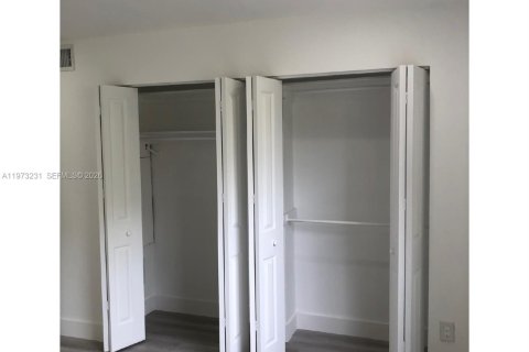 Copropriété à louer à Palmetto Bay, Floride: 1 chambre, 61.69 m2 № 2040921 - photo 12