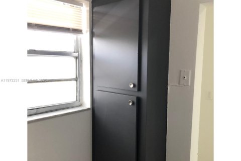 Copropriété à louer à Palmetto Bay, Floride: 1 chambre, 61.69 m2 № 2040921 - photo 7