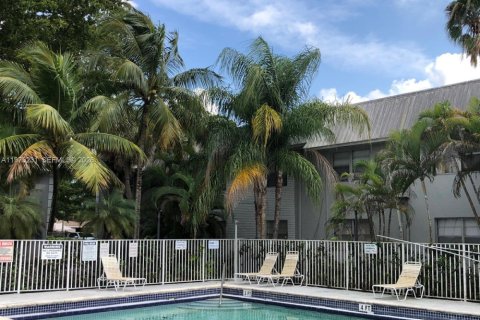 Copropriété à louer à Palmetto Bay, Floride: 1 chambre, 61.69 m2 № 2040921 - photo 15