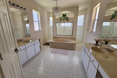 Casa en alquiler en Stuart, Florida, 4 dormitorios, 258.36 m2 № 1155893 - foto 1