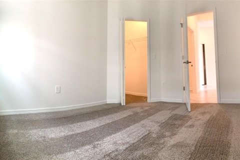 Villa ou maison à louer à Kissimmee, Floride: 4 chambres, 171.22 m2 № 2391386 - photo 20