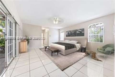 Снять в аренду виллу или дом в Майами, Флорида 5 спален, 370.77м2, № 2002413 - фото 12