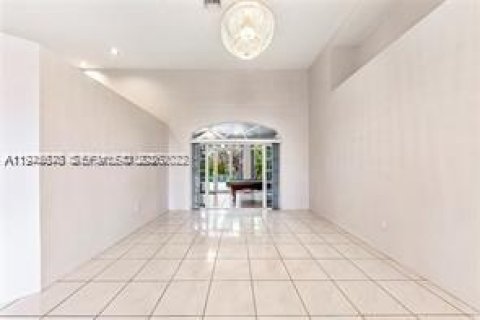 Снять в аренду виллу или дом в Майами, Флорида 5 спален, 370.77м2, № 2002413 - фото 5
