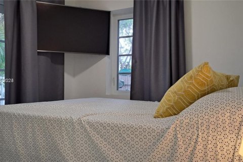 Condo in Miami Beach, Florida, 3 bedrooms  № 1763907 - photo 2