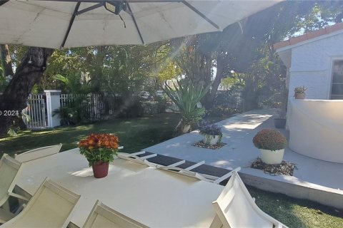 Condo in Miami Beach, Florida, 3 bedrooms  № 1763907 - photo 29