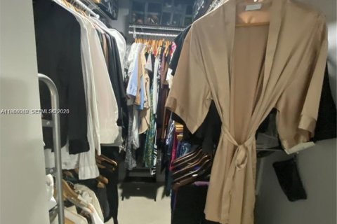 Appartement à louer à Miami, Floride: 2 chambres, 98.01 m2 № 2027568 - photo 18