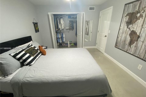 Appartement à louer à Miami, Floride: 2 chambres, 98.01 m2 № 2027568 - photo 16