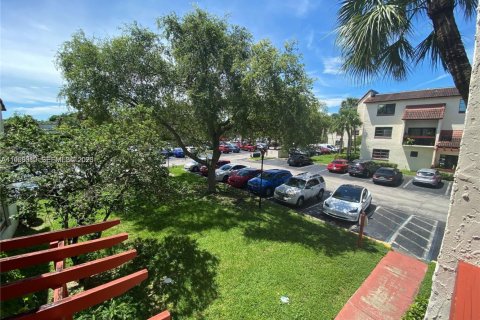 Appartement à louer à Miami, Floride: 2 chambres, 98.01 m2 № 2027568 - photo 29