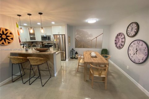 Appartement à louer à Miami, Floride: 2 chambres, 98.01 m2 № 2027568 - photo 6