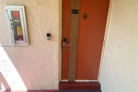 Appartement à louer à Miami, Floride: 2 chambres, 98.01 m2 № 2027568 - photo 28