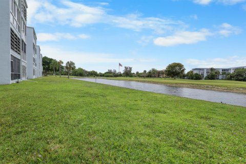 Condo in Margate, Florida, 2 bedrooms  № 2147138 - photo 13