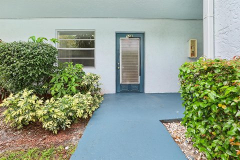 Condo in Margate, Florida, 2 bedrooms  № 2147138 - photo 11