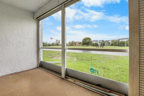 Condo in Margate, Florida, 2 bedrooms  № 2147138 - photo 2