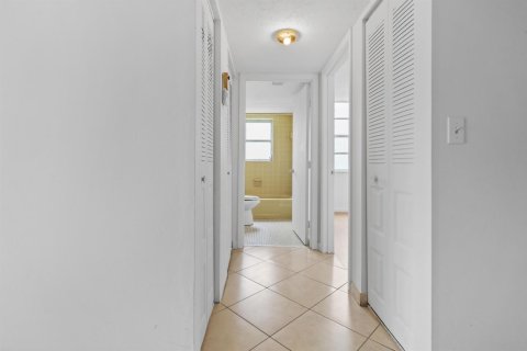 Condo in Margate, Florida, 2 bedrooms  № 2147138 - photo 7