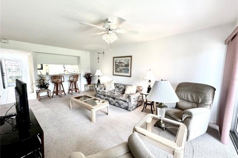 Copropriété à louer à Lake Suzy, Floride: 2 chambres, 106.84 m2 № 1827215 - photo 5