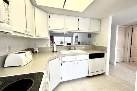 Copropriété à louer à Lake Suzy, Floride: 2 chambres, 106.84 m2 № 1827215 - photo 9