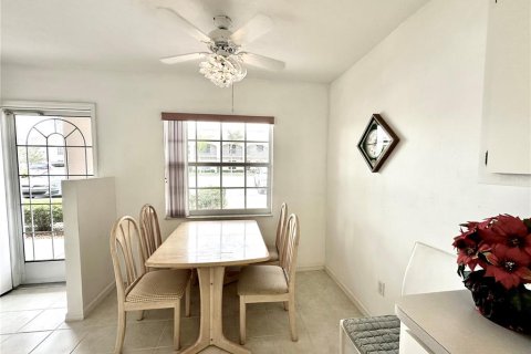 Copropriété à louer à Lake Suzy, Floride: 2 chambres, 106.84 m2 № 1827215 - photo 11